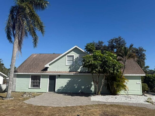 27673 Los Amigos Ln in Bonita Springs, FL - Building Photo - Building Photo