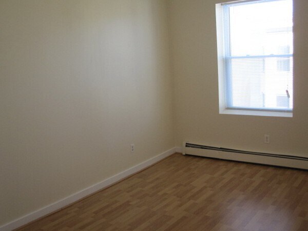 83 Orleans St, Unit #1 in Boston, MA - Building Photo - Building Photo