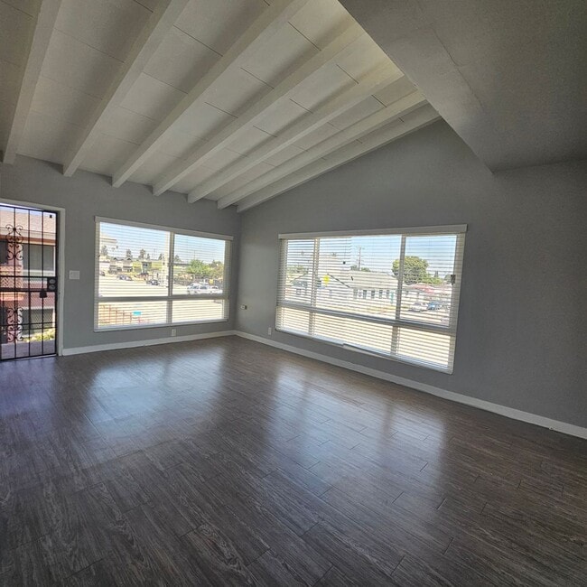 3376 Martin Luther King Jr Blvd in Lynwood, CA - Building Photo - Building Photo