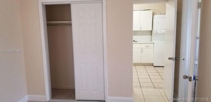 1922 McKinley St-Unit -1A in Hollywood, FL - Building Photo - Building Photo