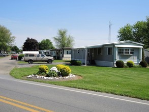 Green Acres in Chambersburg, PA - Building Photo - Building Photo