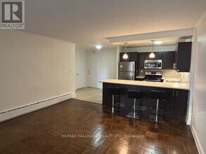 134 Lawton Blvd in Toronto, ON - Building Photo - Building Photo