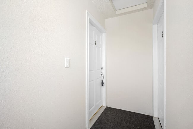 5228 Auckland Ave, Unit 3 in North Hollywood, CA - Building Photo - Building Photo