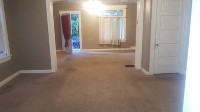 215 Atkinson St in Cincinnati, OH - Building Photo - Building Photo