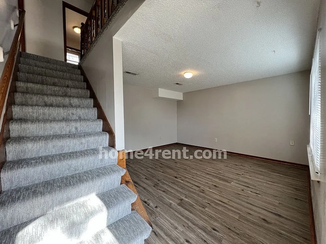 1010 SE 7th Ter in Lee's Summit, MO - Foto de edificio - Building Photo