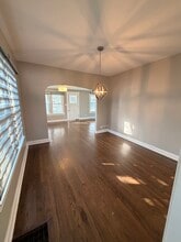 856 Woodlawn Ave in Des Plaines, IL - Foto de edificio - Building Photo