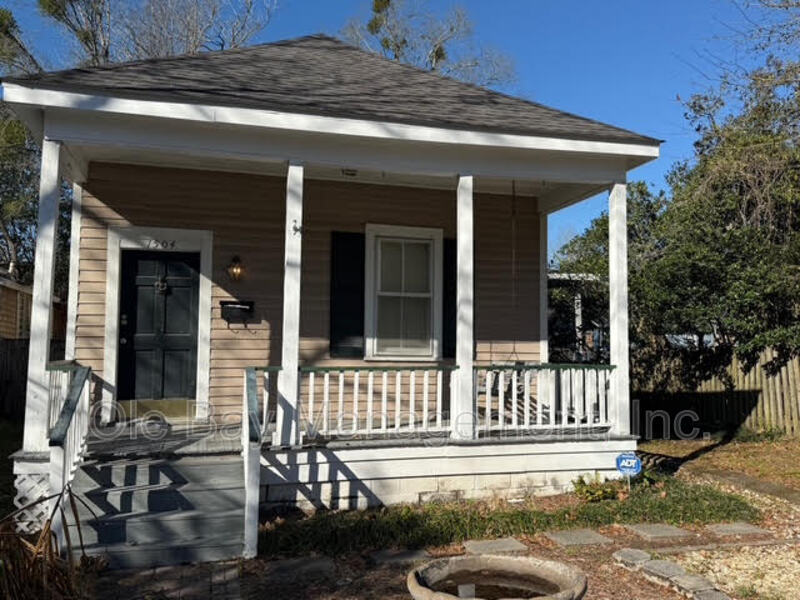 1504 Farmer Street in Mobile, AL - Foto de edificio