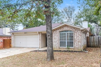 1114 Hidden Creek Dr in Mansfield, TX - Building Photo - Building Photo