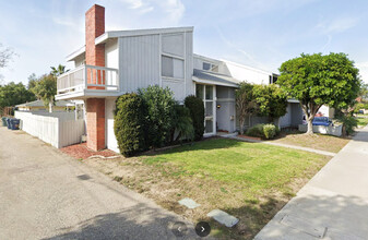 16681 Green St in Huntington Beach, CA - Foto de edificio - Building Photo