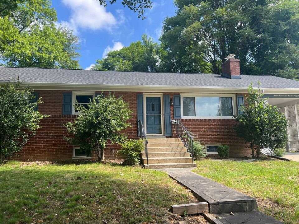 11533 Colt Terrace in Silver Spring, MD - Building Photo