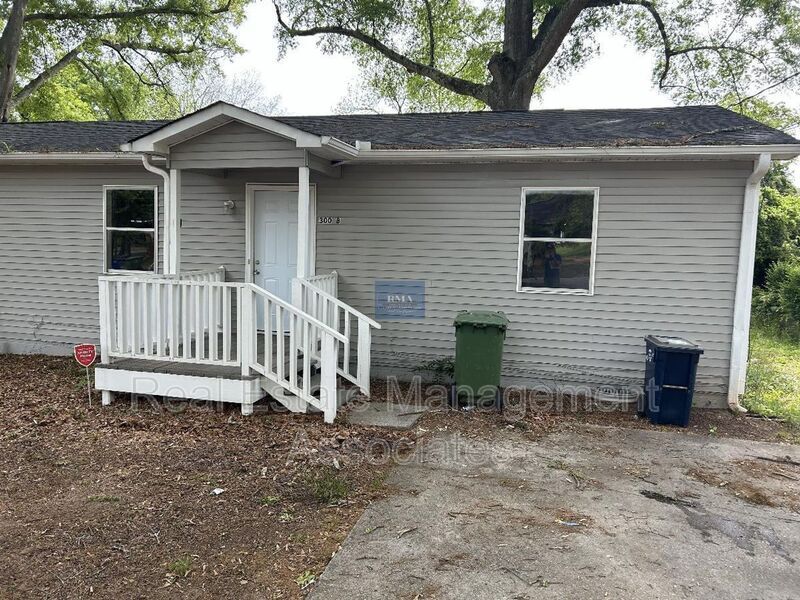 300 S 18th St in Griffin, GA - Building Photo