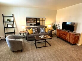 2439 Ronny Plz, Unit 2439 Ronny Place Unit 1 in Anchorage, AK - Building Photo