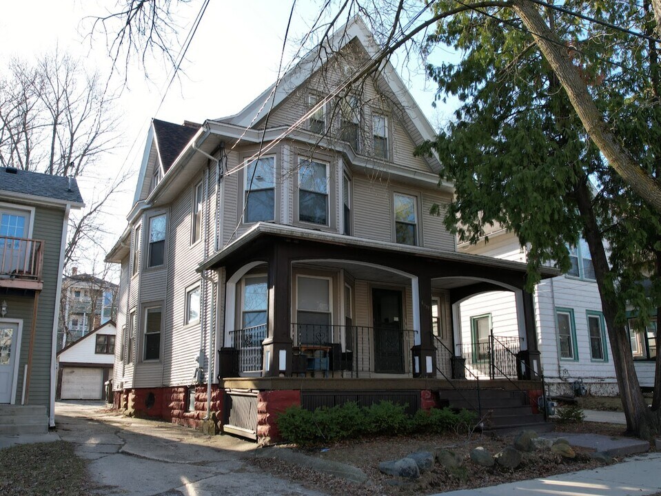 1037 Jenifer St, Unit #1 in Madison, WI - Building Photo