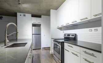 1414 Rue Chomedey Rue in Montréal, QC - Building Photo