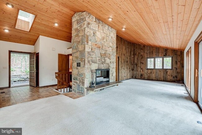 1328 Potomac School Rd