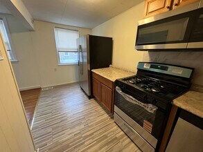 235 W Wyncliffe Ave in Clifton Heights, PA - Building Photo - Building Photo