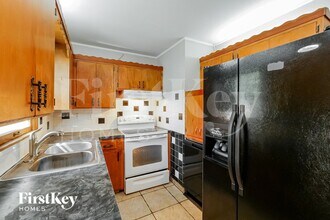 8305 E 85th Terrace in Raytown, MO - Building Photo - Building Photo