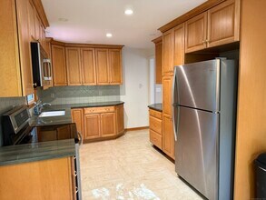 19 Greenwood Ln in Shelton, CT - Building Photo - Building Photo
