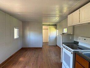 5698 S Orange Blossom Trail in Intercession City, FL - Building Photo - Building Photo