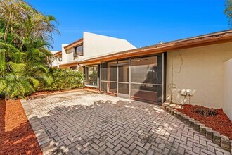 7688 SW 105th Pl in Miami, FL - Building Photo - Building Photo