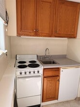 10 Quelch Ave in Stony Point, NY - Building Photo - Building Photo