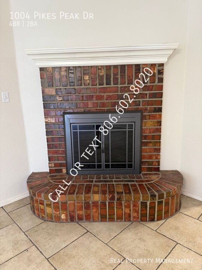 1004 Pikes Peak Dr in Amarillo, TX - Building Photo - Building Photo