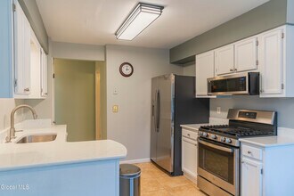 4 Tompion Ln in Saratoga Springs, NY - Building Photo - Building Photo