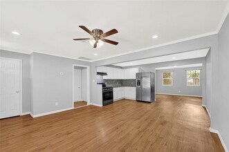 2210 Marshall St in Pasadena, TX - Building Photo - Building Photo