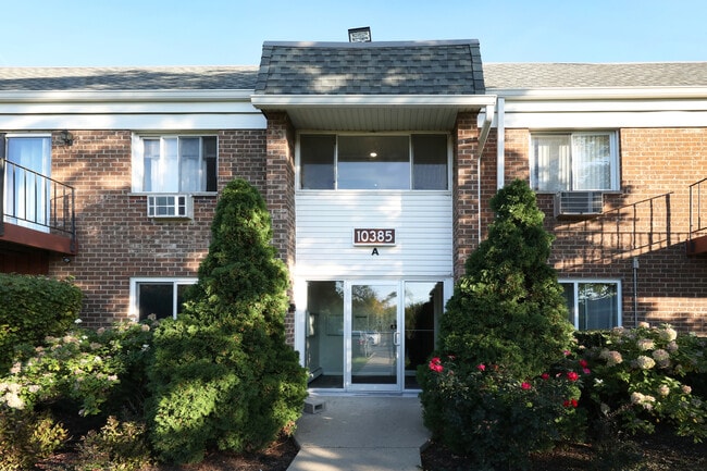 property at 10385 Dearlove Rd