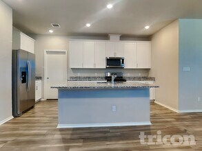 5124 Saddle Clb Dr in Georgetown, TX - Building Photo - Building Photo