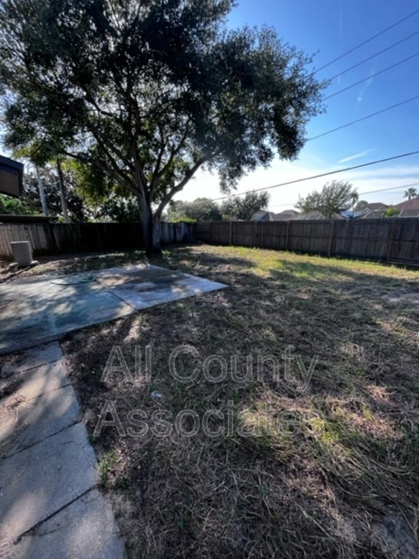 1011 Idlebriar Way in Tarpon Springs, FL - Building Photo - Building Photo