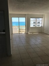 3100 Collins Ave-Unit -1401 in Miami, FL - Building Photo - Building Photo
