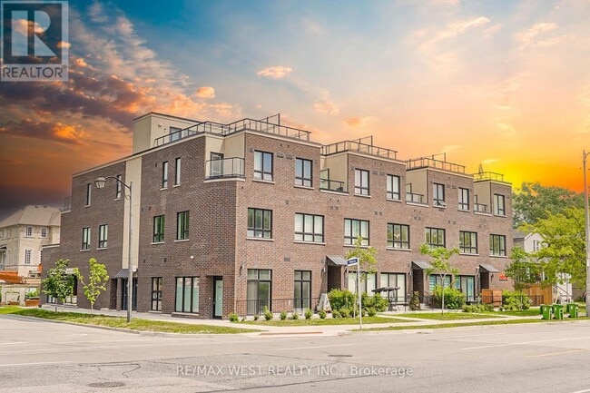 property at 3686-3686 St Clair Ave E
