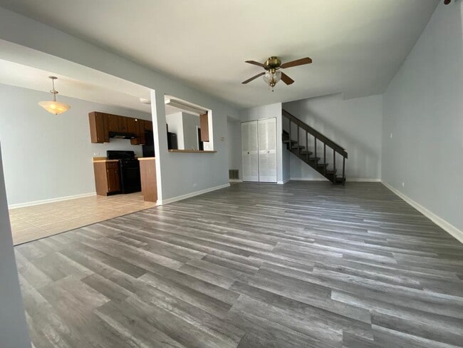 327 Palisades Point in Schaumburg, IL - Building Photo - Building Photo