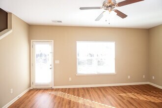 457 Highland Falls Dr in Hiram, GA - Foto de edificio - Building Photo