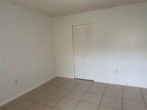 9380 W Flagler St in Miami, FL - Building Photo - Building Photo