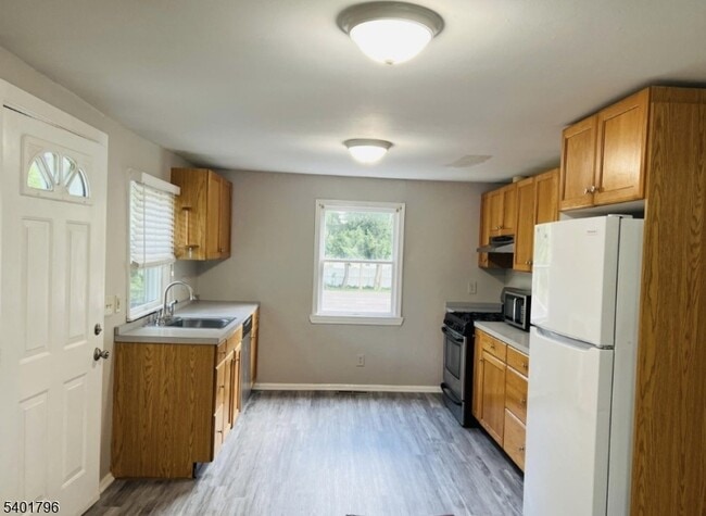 36 Mundy Ave in Spotswood, NJ - Building Photo - Building Photo