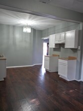 224 Holland Ave in San Antonio, TX - Foto de edificio - Building Photo