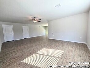 10302 Legacy Hl in San Antonio, TX - Building Photo - Building Photo