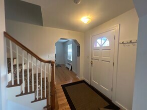 51 Bacon St in Waltham, MA - Foto de edificio - Building Photo