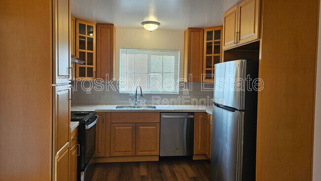 929 Jensen Cir in Pittsburg, CA - Building Photo - Building Photo