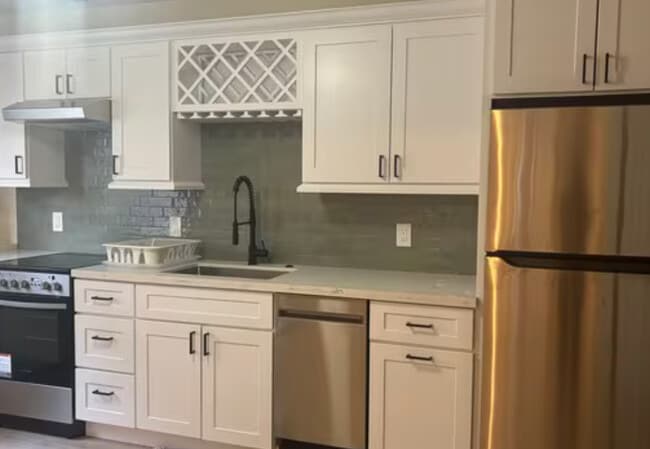 property at 511 Queen Ave NE