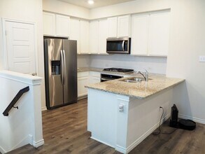2424 Siskiyou St in Lewisville, TX - Building Photo - Building Photo