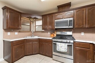 1614 W Harrison Ave in Alton, TX - Building Photo - Building Photo
