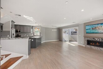 500 Harbor Woods Pl in Newport Beach, CA - Building Photo - Building Photo