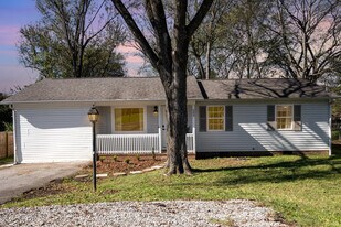 209 Nowlin Dr in Columbia, TN - Building Photo