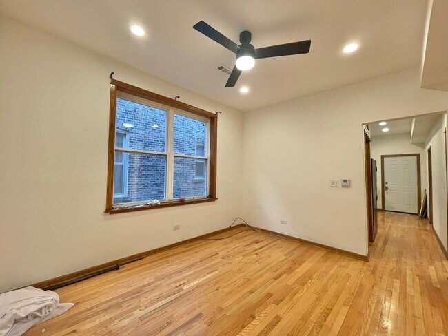 3245 W Division St in Chicago, IL - Building Photo - Building Photo
