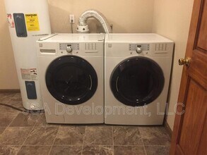 612 Jefferson St in Waterloo, IA - Building Photo - Building Photo