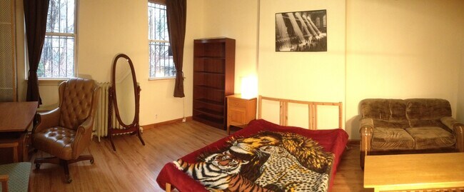 122 India St, Unit 2B