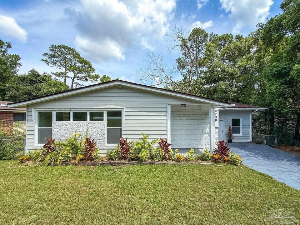 5230 Springhill Dr in Pensacola, FL - Building Photo